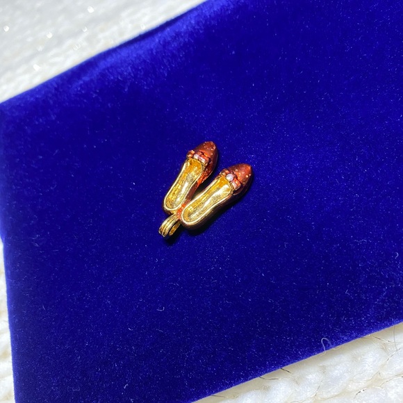 Gold-tone Two Red Slippers Charm ❤️✨ - Picture 2 of 4